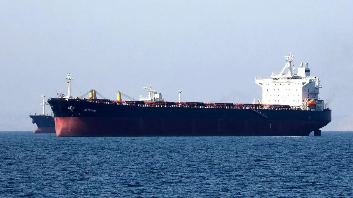 Eskalasi di Teluk Oman: Marinir AS Sita Kapal Kargo Iran 'Touska' Setelah Baku Tembak