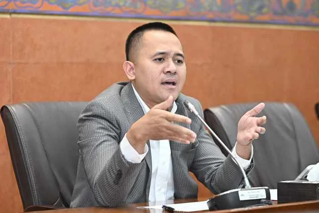 Mufti Anam Sebut Pemerintah PHP Rakyat, Bahlil Balas: "Orang Kaya Pakai BBM Subsidi Apa Enggak Malu?"