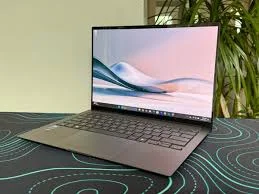 ASUS RESMI RILIS ZENBOOK S 14 EDISI 2026: INOVASI MATERIAL CERALUMINUM DAN BATERAI TAHAN 24 JAM